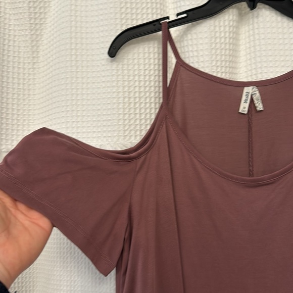 Mauve tank top with open shoulders - Picture 2 of 4
